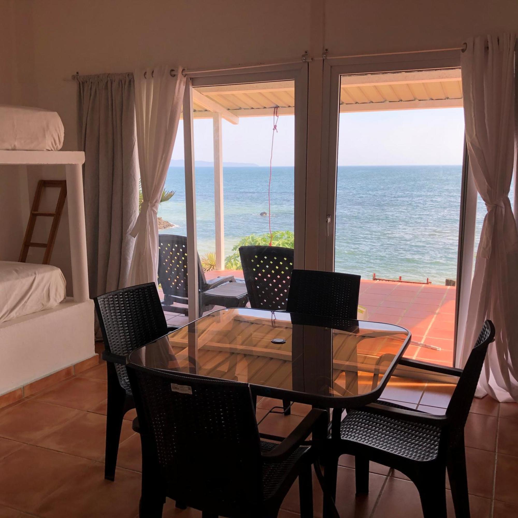 Oceanfront Bungalows - Paradise Rentals Santa Catalina Ngoại thất bức ảnh